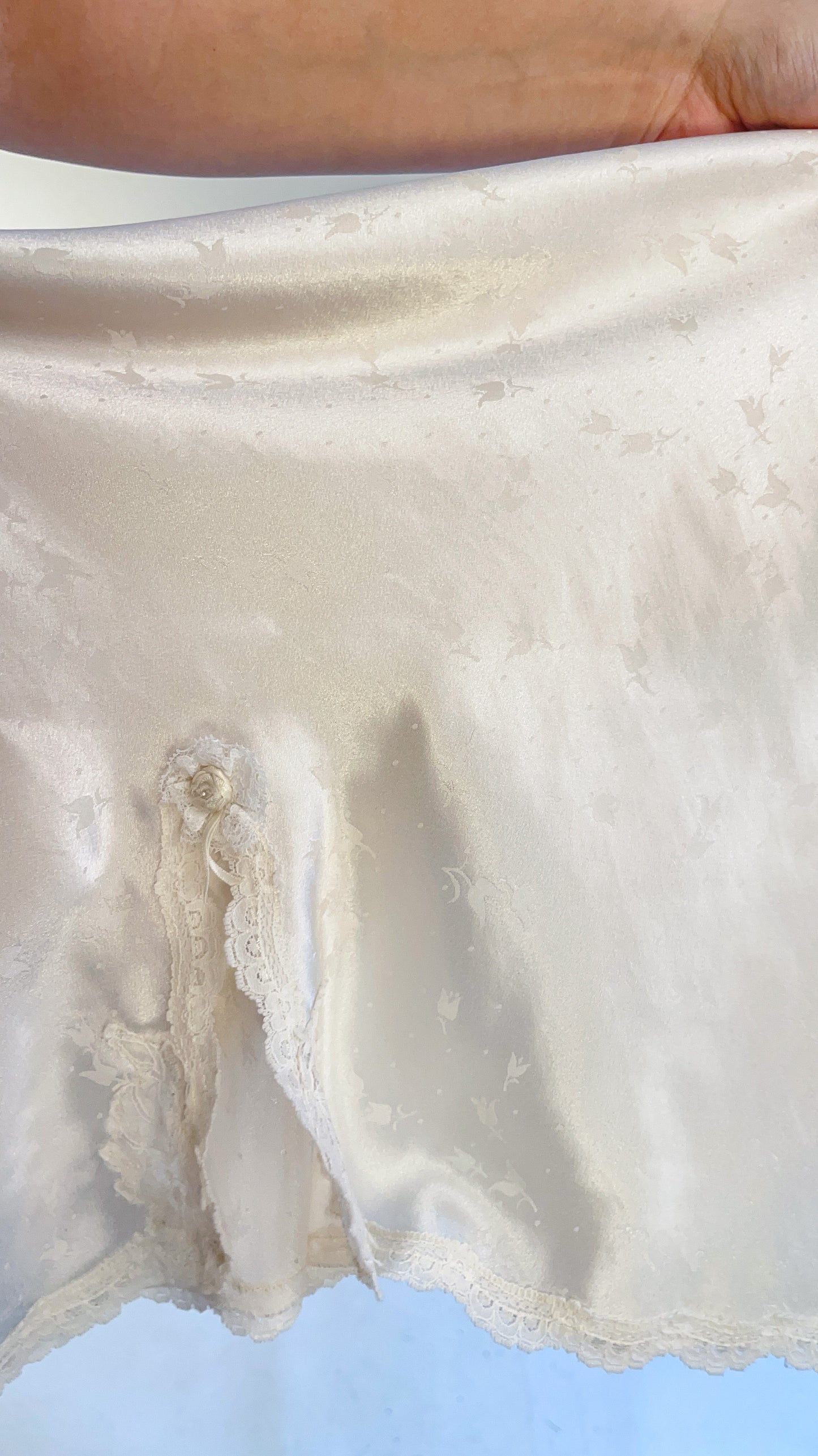 80s Pearl Satin Half Slip Midi Skirt (S-M)