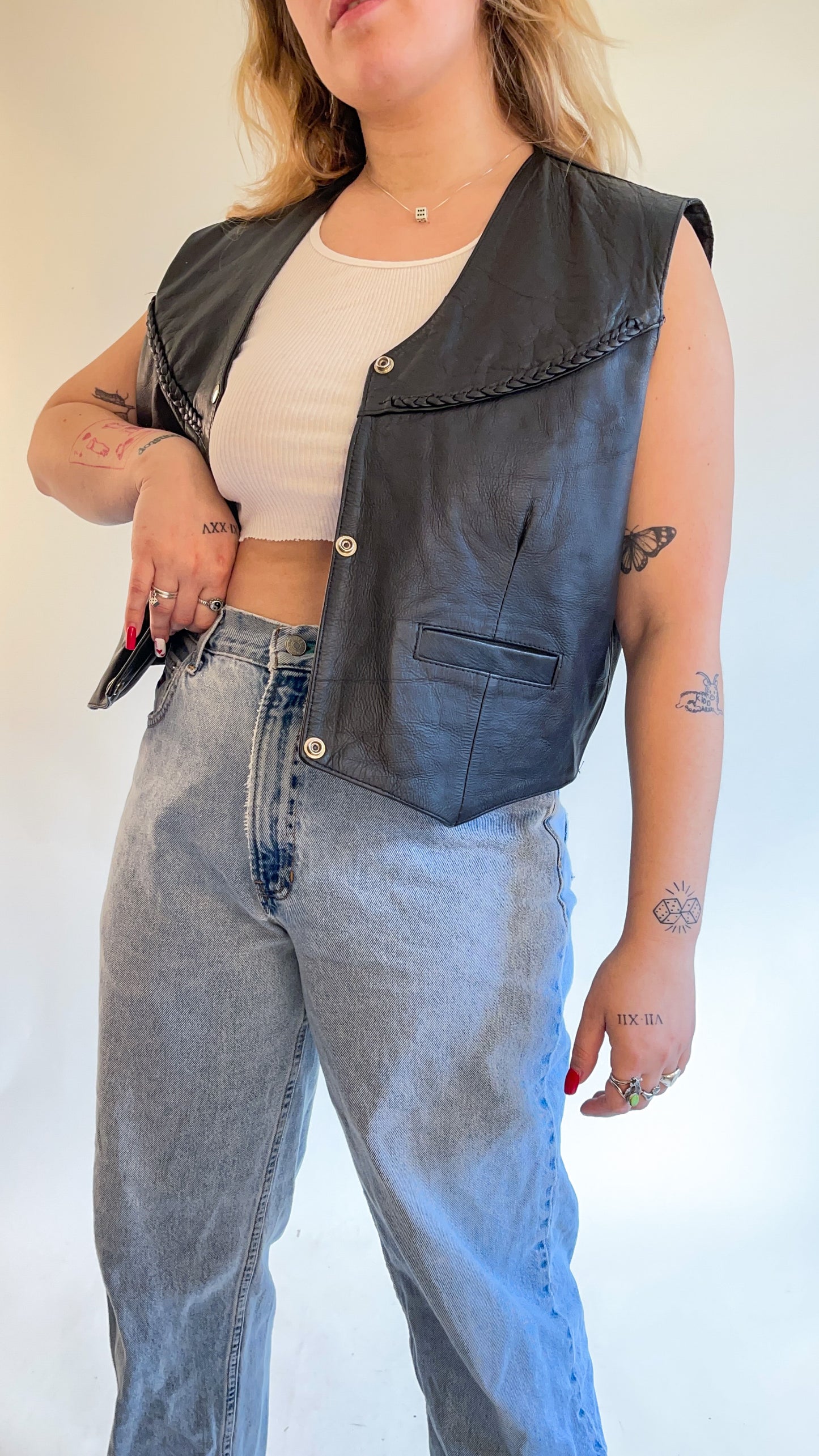 80s Black Leather Vest w/ Braided Detail (XL)