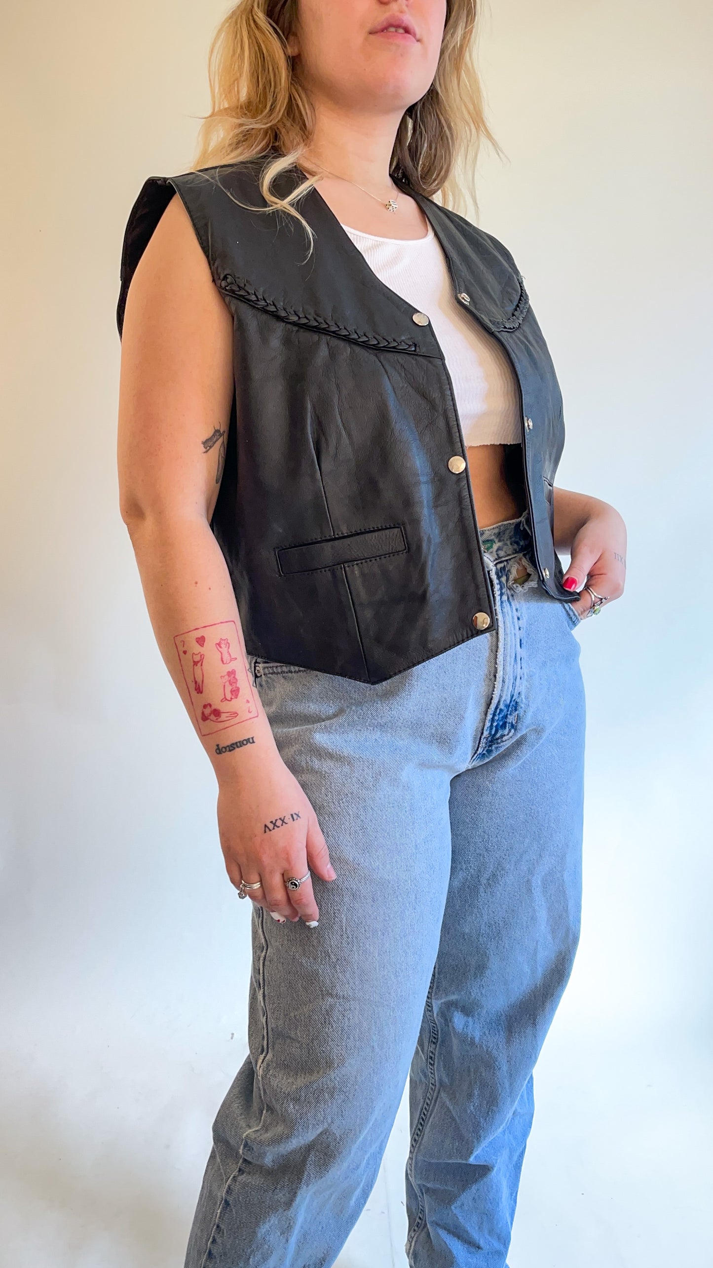 80s Black Leather Vest w/ Braided Detail (XL)