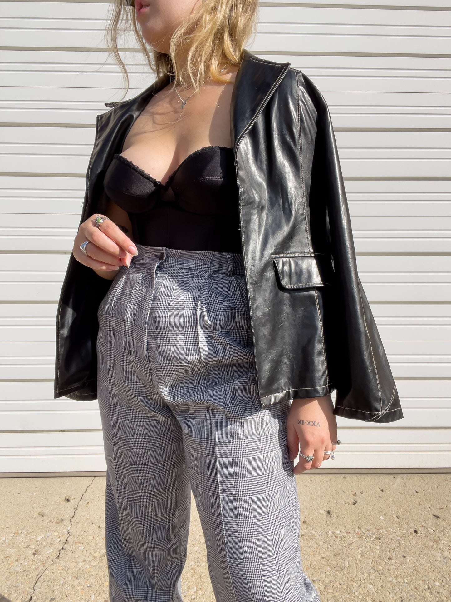90s Faux Leather Blazer w/ Contrast Stitching (M)