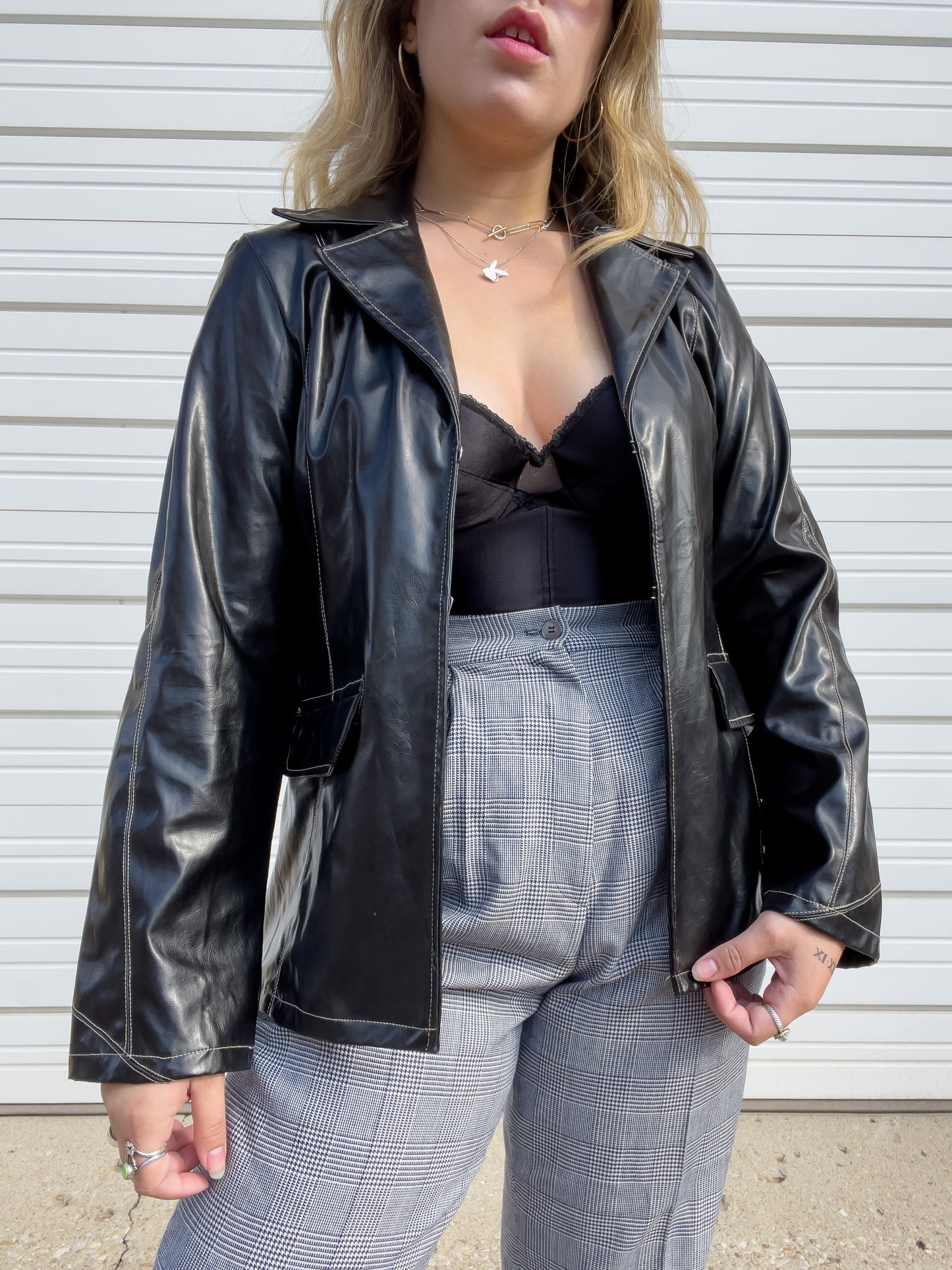 90s Faux Leather Blazer w/ Contrast Stitching (M)
