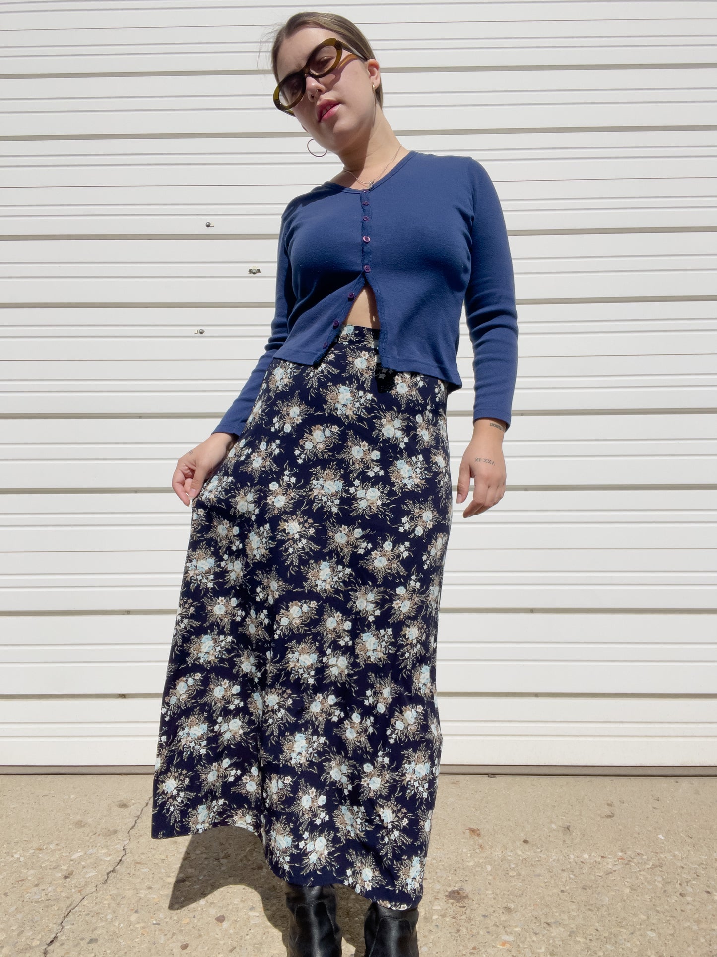 90s Navy Blue Button Up Long Sleeve Tee (M)