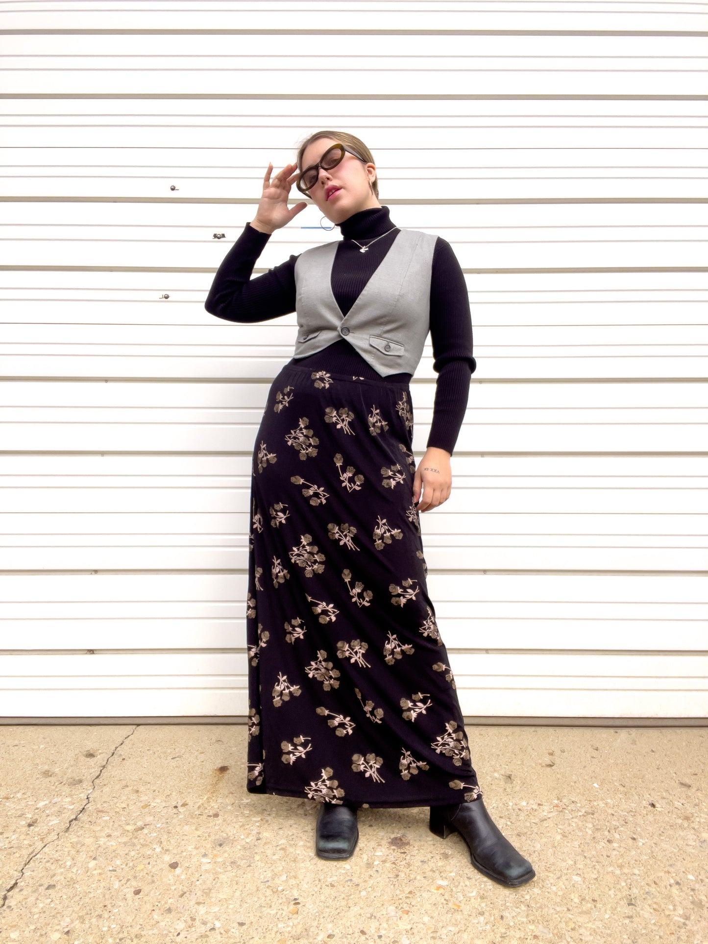 90s Black & Brown Rose Print Maxi Skirt (XXL)