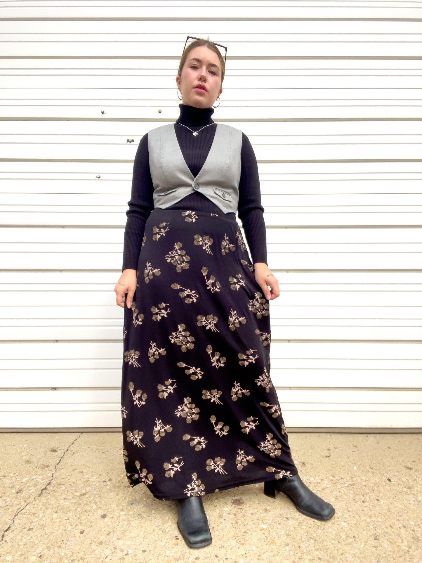 90s Black & Brown Rose Print Maxi Skirt (XXL)