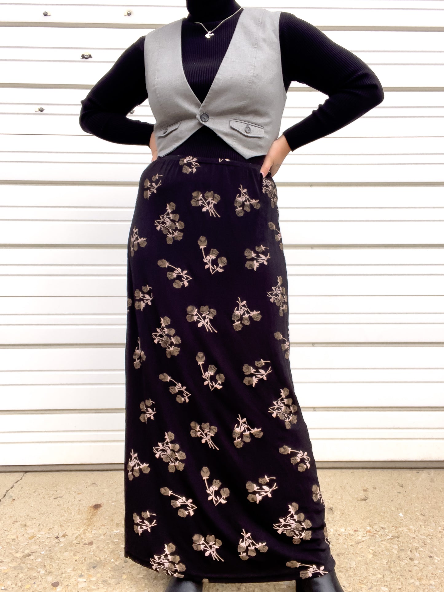90s Black & Brown Rose Print Maxi Skirt (XXL)