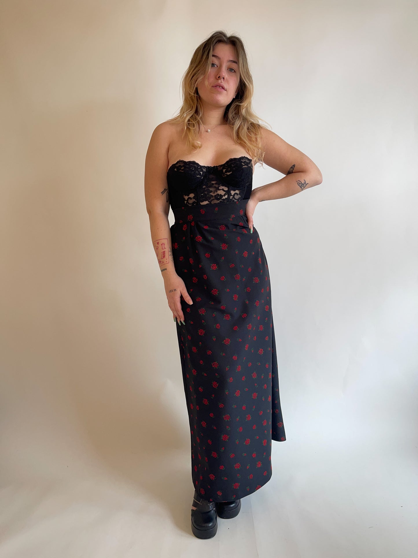W26" 70s Maxi Skirt w/ Velveteen Roses