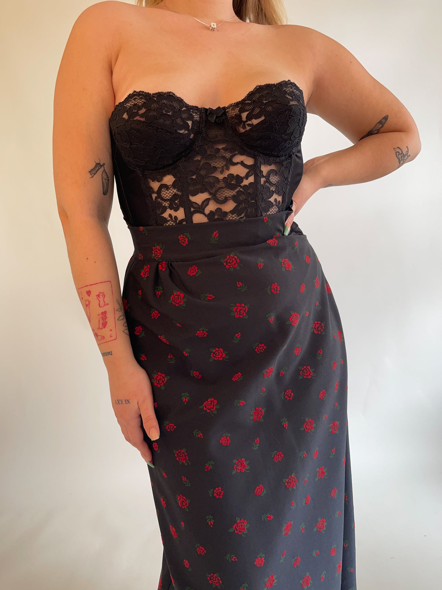 W26" 70s Maxi Skirt w/ Velveteen Roses