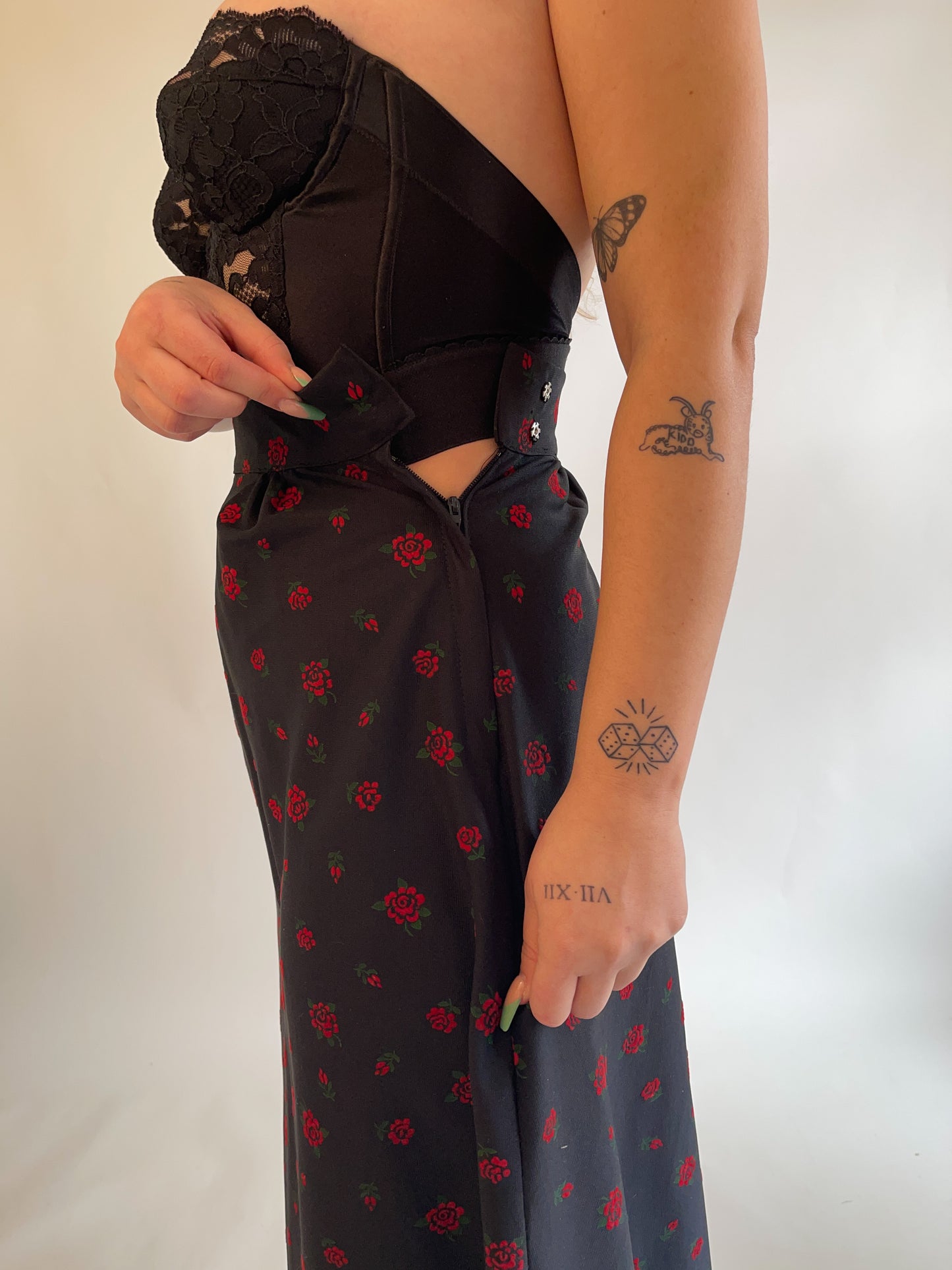W26" 70s Maxi Skirt w/ Velveteen Roses