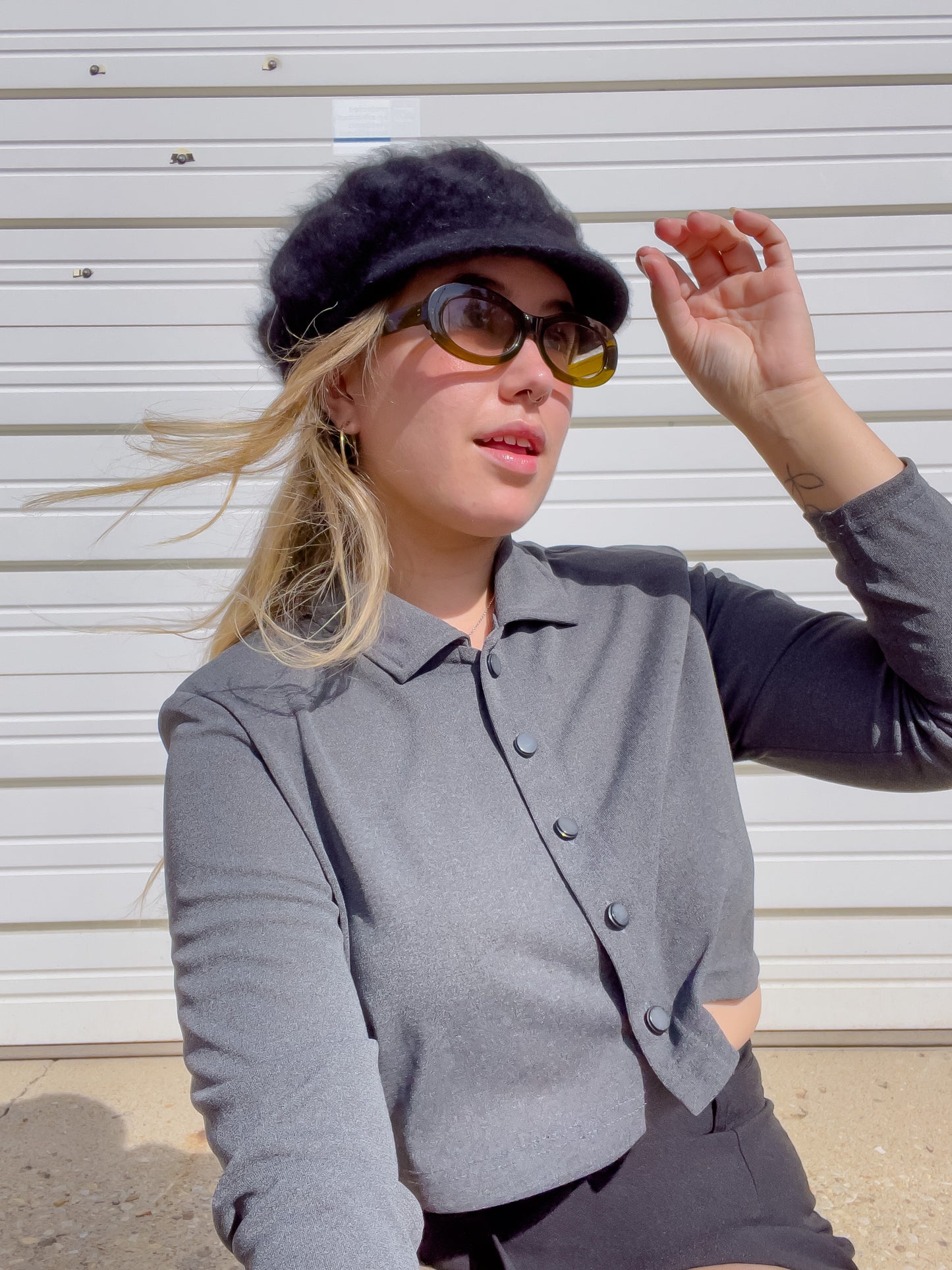 90s Charcoal Gray Cropped Button Up (M/L)