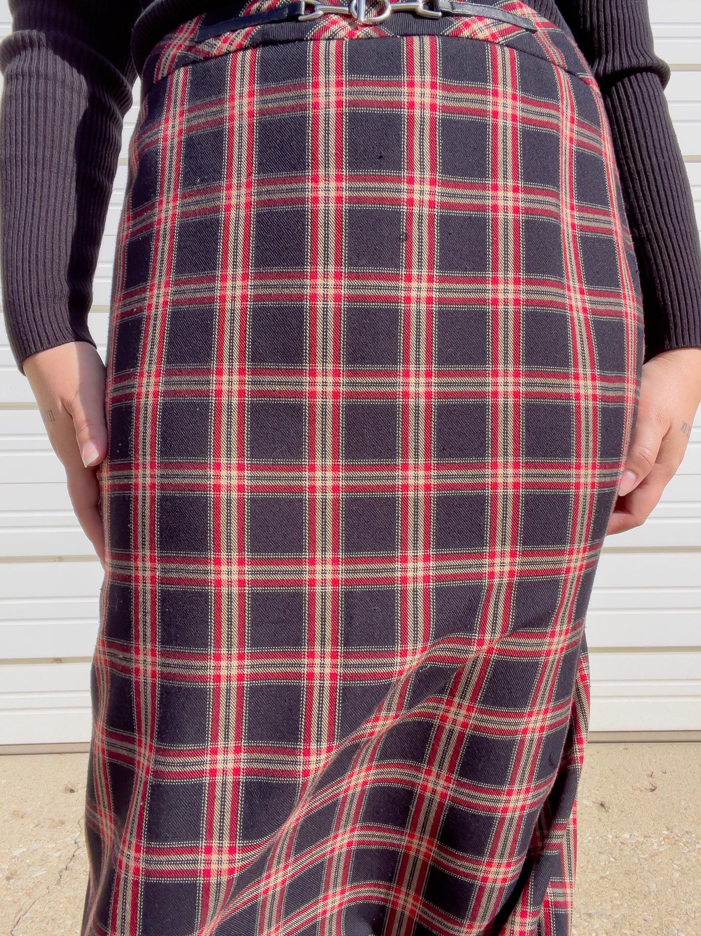 90s Red & Black Plaid Maxi Skirt (L)