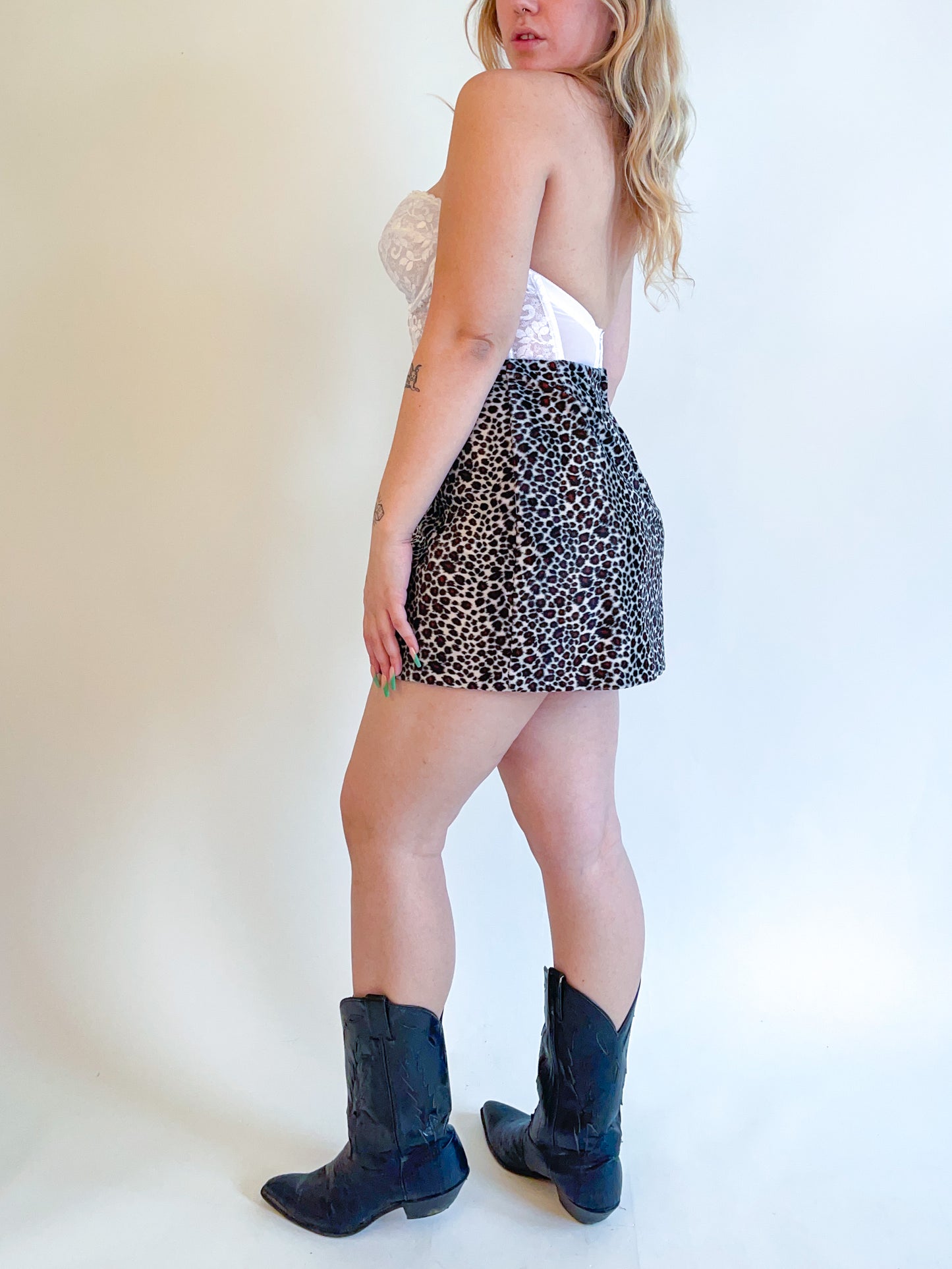 W28" 90s Fuzzy Leopard Print Mini Skirt