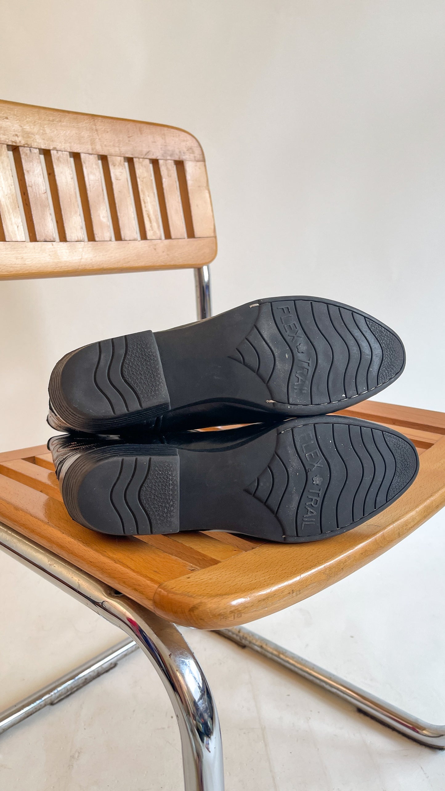 90s Black Cowboy Boots (US W8)