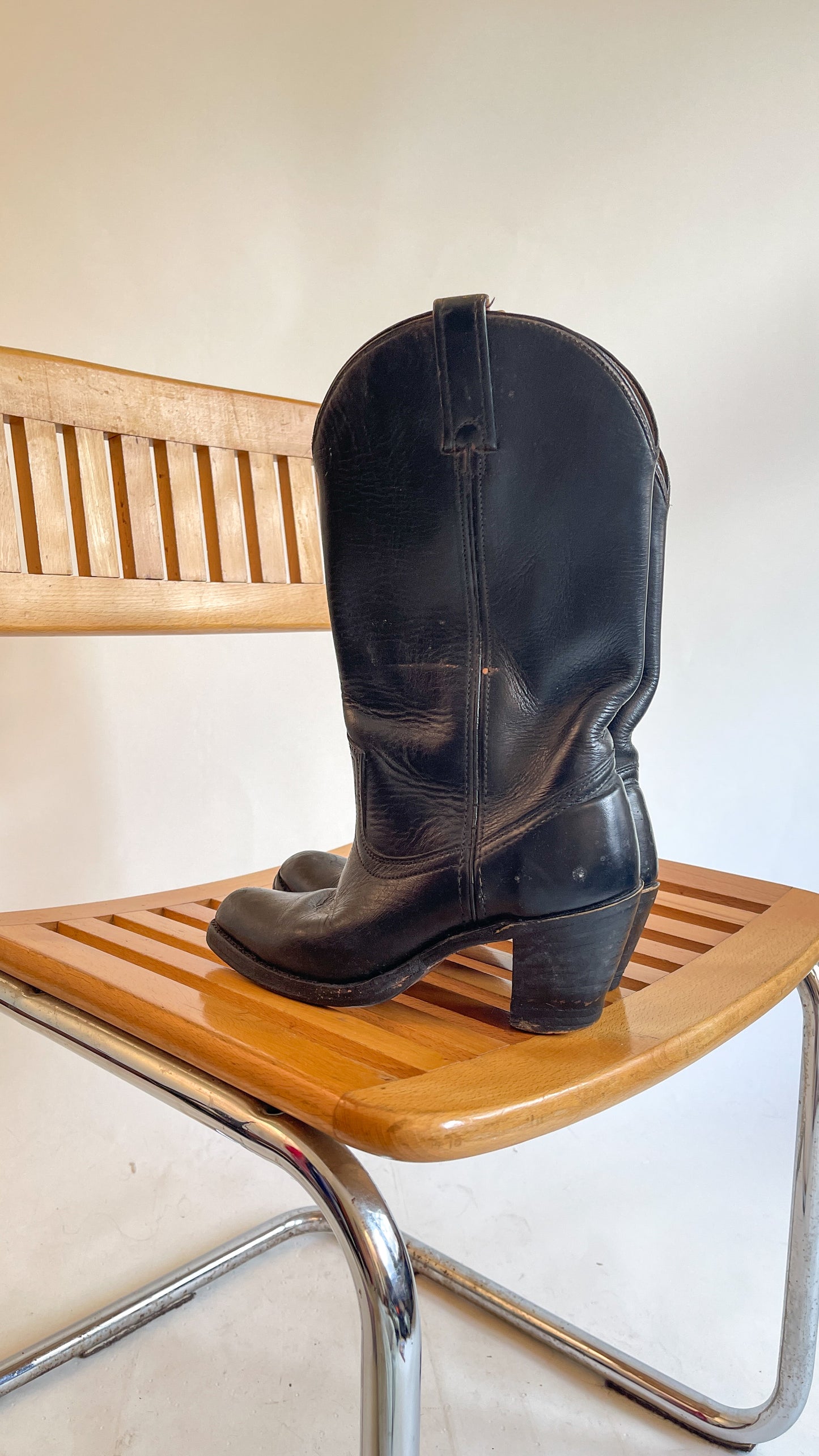 70s Black Heeled Cowboy Boots (US W7-7.5)