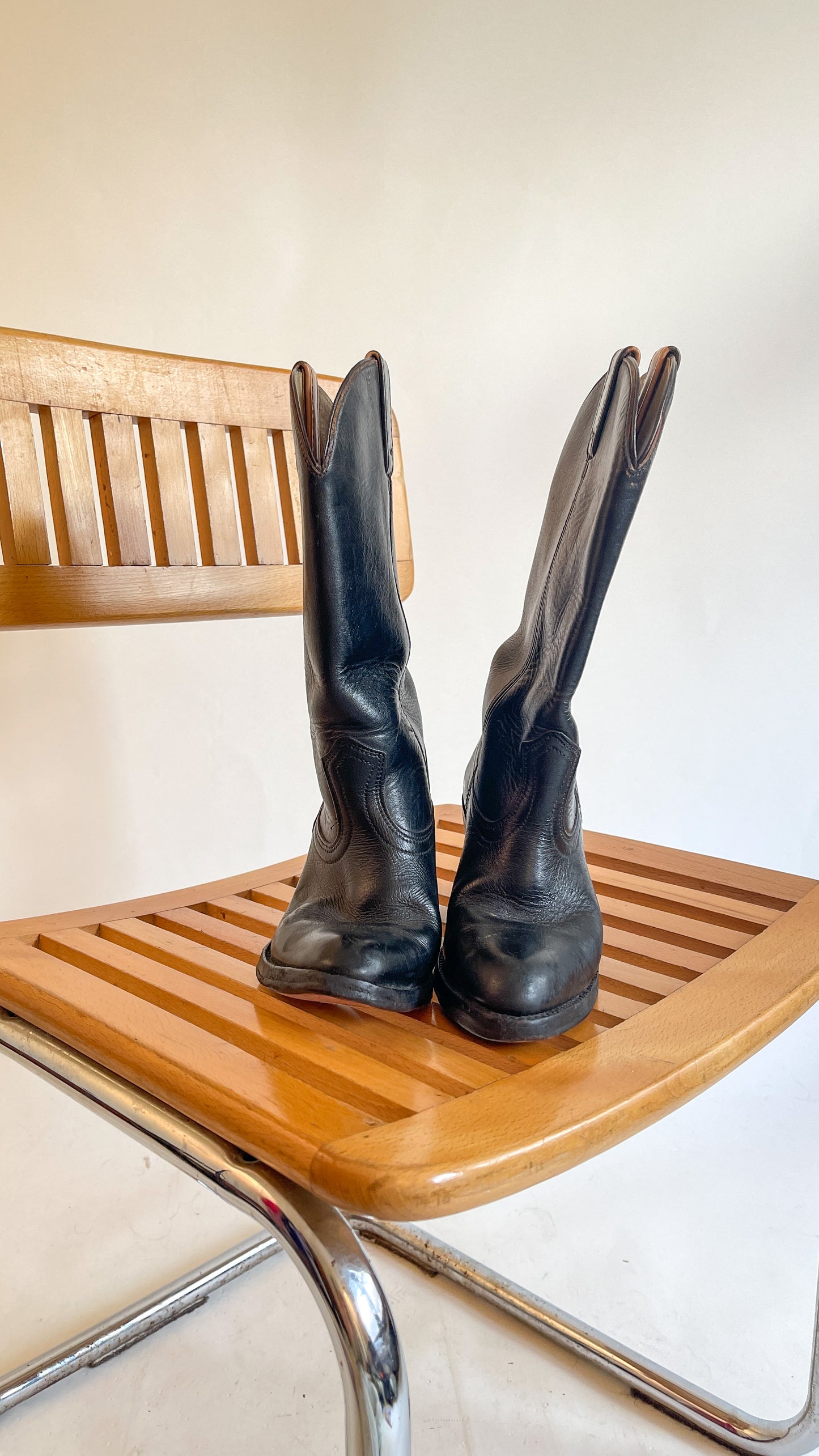 70s Black Heeled Cowboy Boots (US W7-7.5)