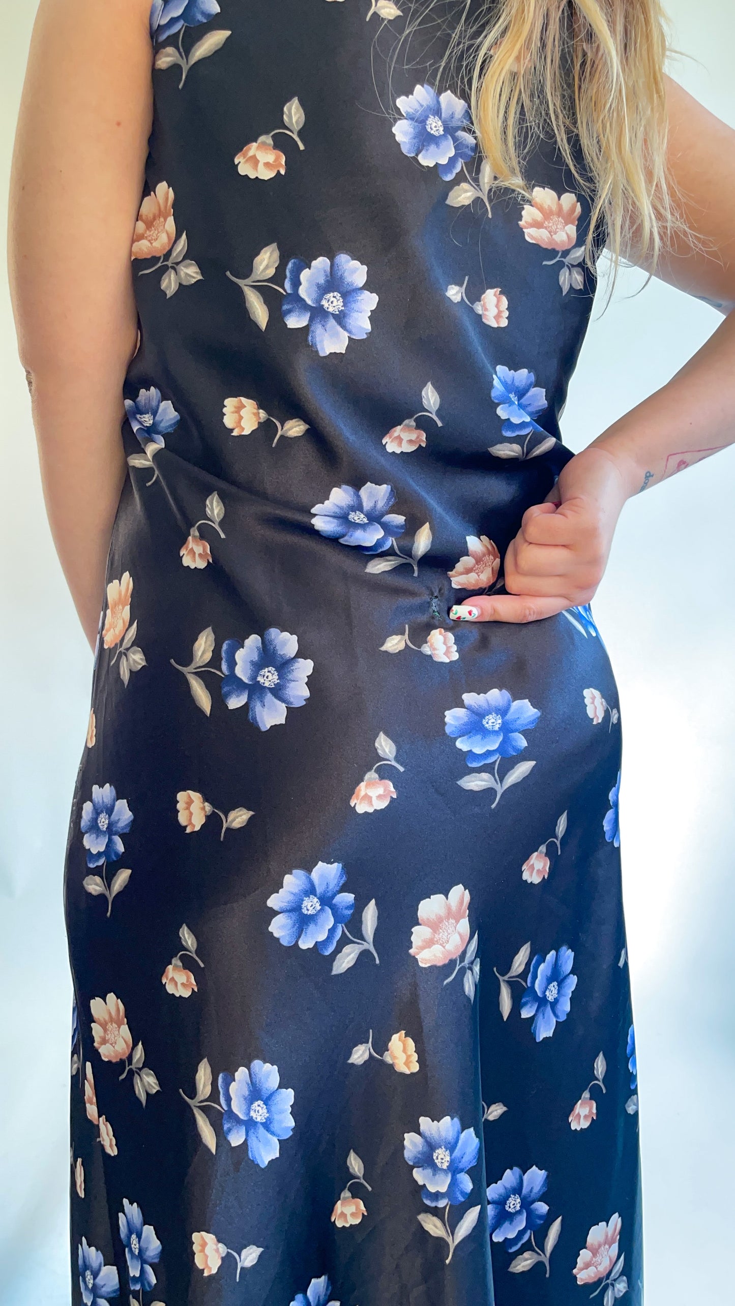 90s Silky Floral Print Maxi Dress (M)