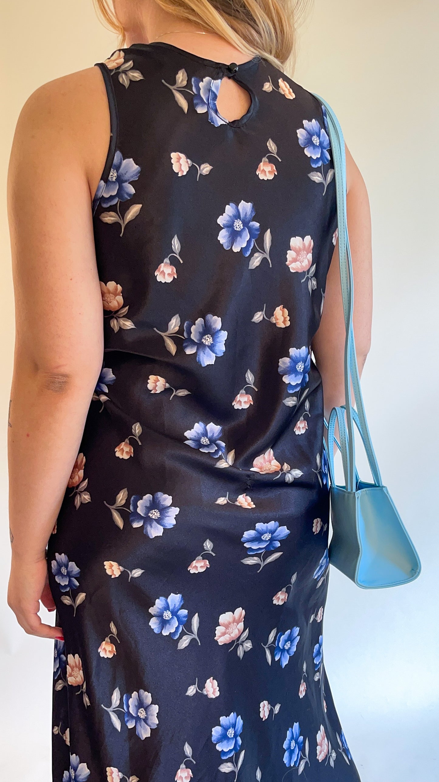 90s Silky Floral Print Maxi Dress (M)