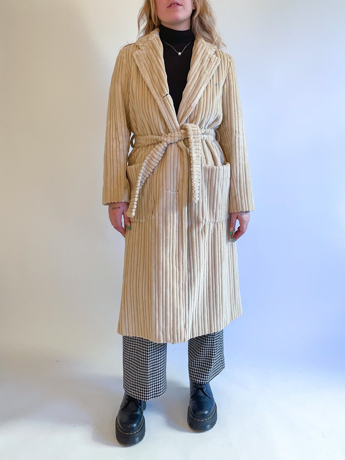 S/M 70s Tan Jumbo Corduroy Duster Robe Coat