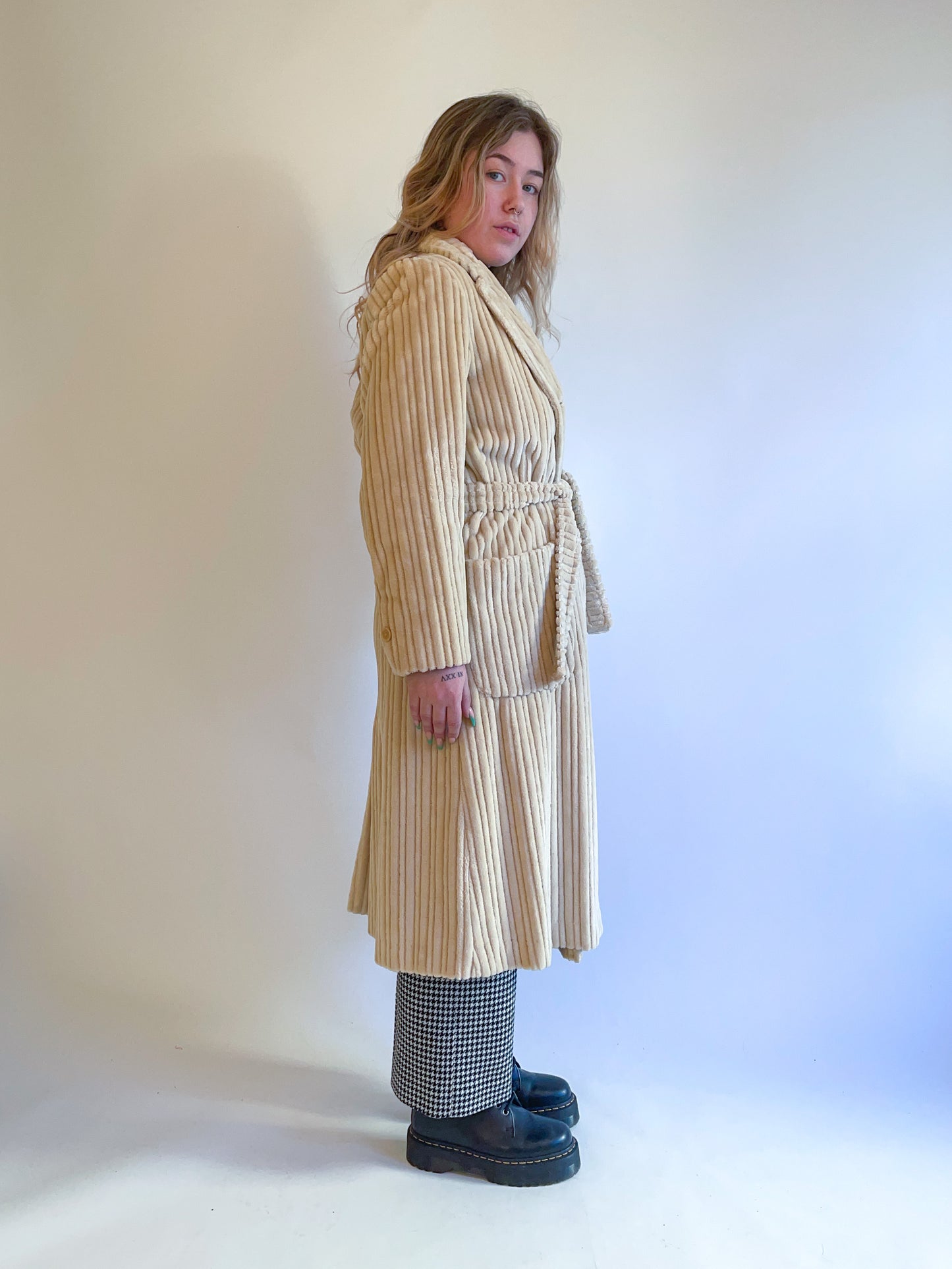 S/M 70s Tan Jumbo Corduroy Duster Robe Coat