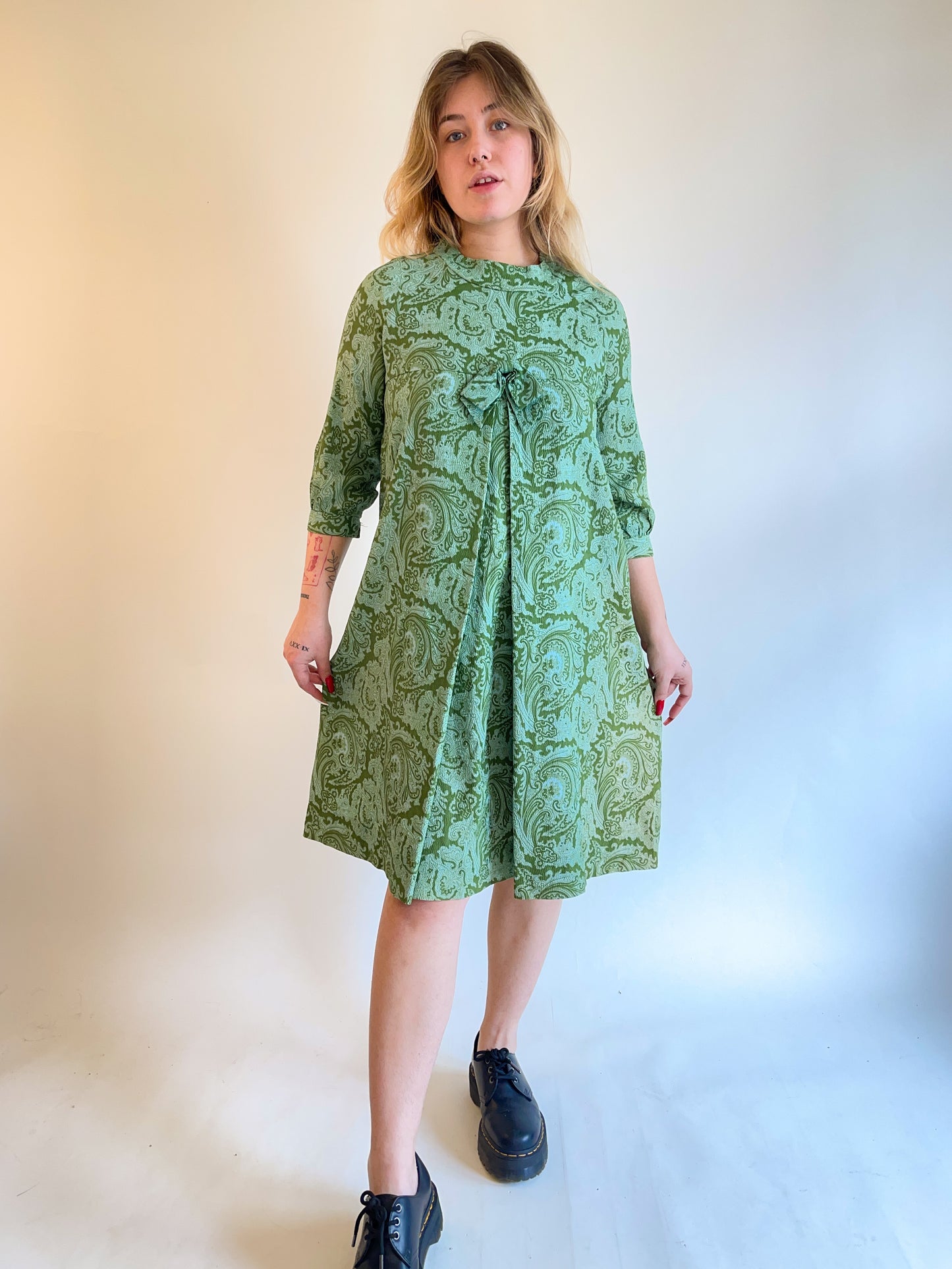 60s Green Paisley Pleated Day Dress (M/L)