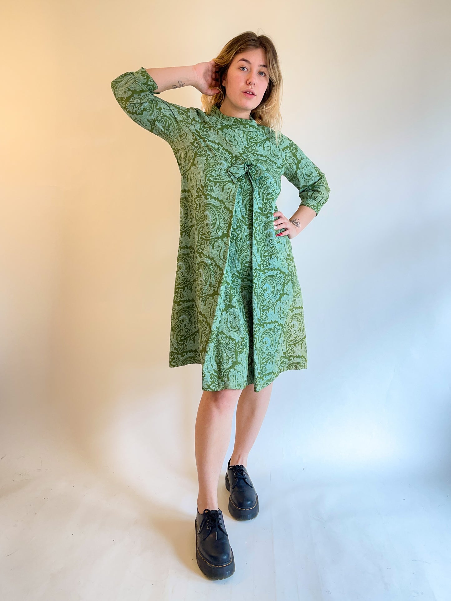 60s Green Paisley Pleated Day Dress (M/L)