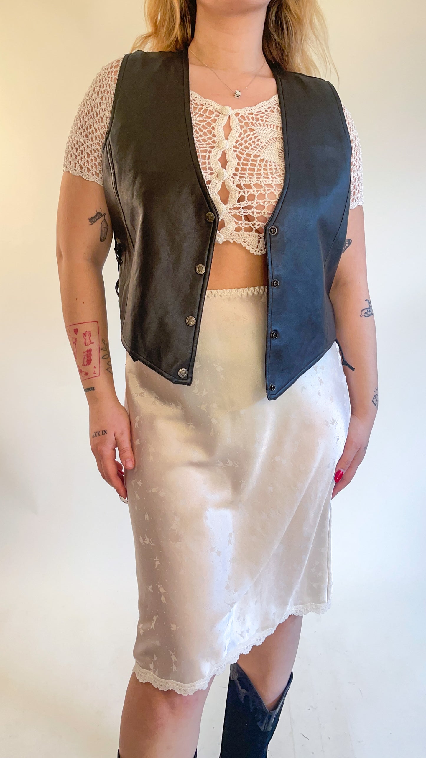 90s Vegan Leather Vest w/ Lace Up Sides (L)
