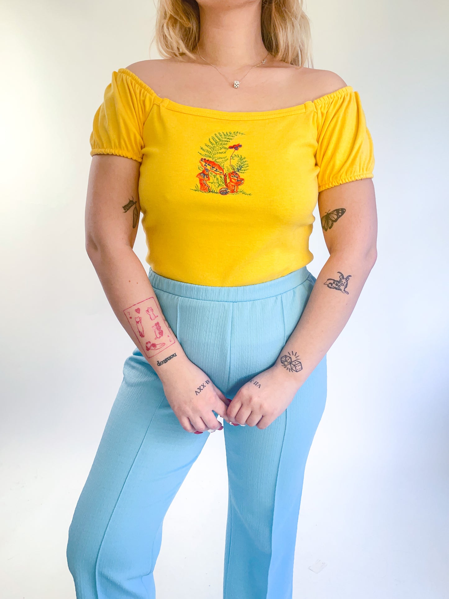 70s Yellow Mushroom Embroidered Puff Sleeve Top (S)