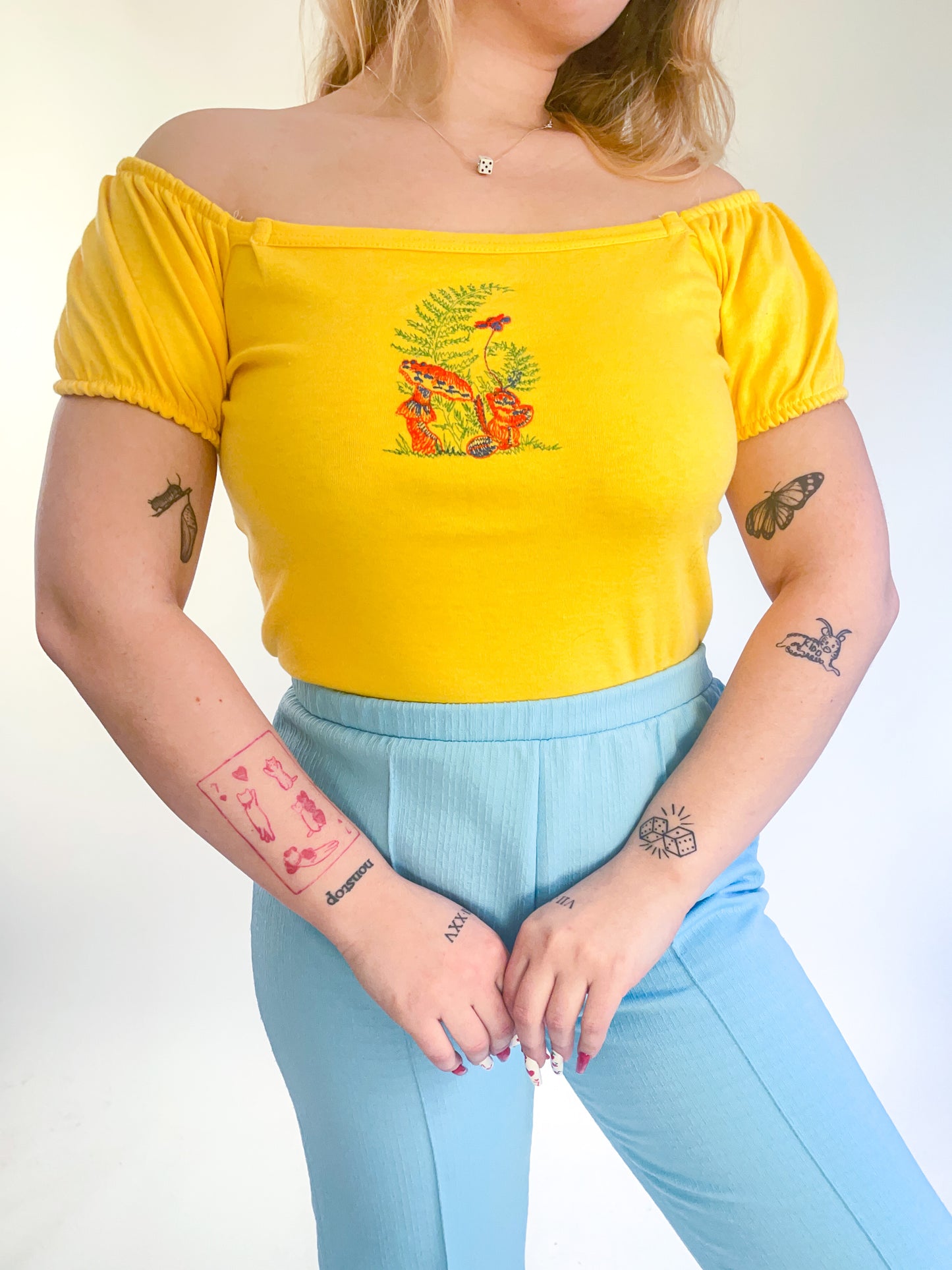 70s Yellow Mushroom Embroidered Puff Sleeve Top (S)