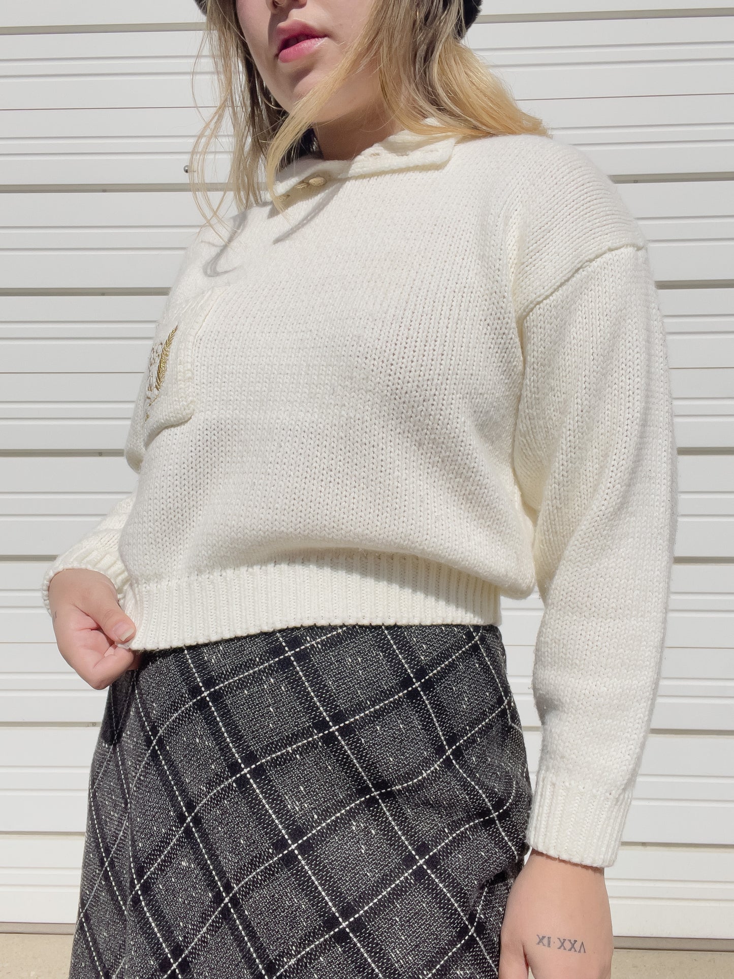 90s Cream Cropped Sweater w/ Button Up Collar (L)