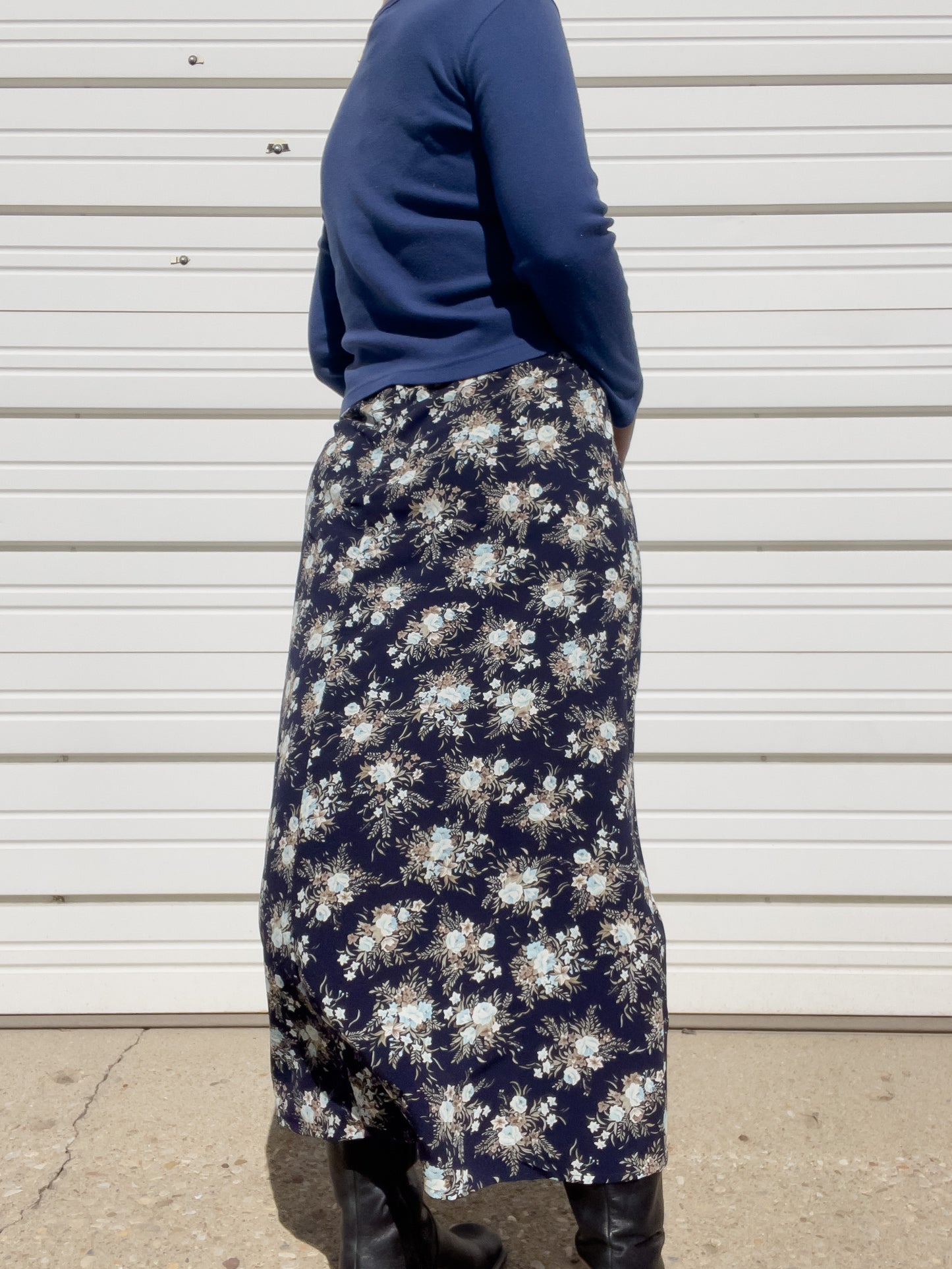 90s Navy Blue Floral Maxi Skirt (S/M)