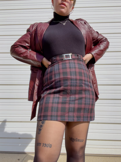 90s Burgundy & Gray Plaid High Waisted Mini Skirt (S/M)