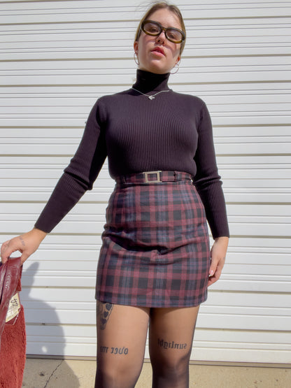 90s Burgundy & Gray Plaid High Waisted Mini Skirt (S/M)
