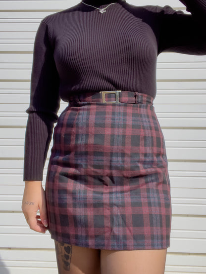 90s Burgundy & Gray Plaid High Waisted Mini Skirt (S/M)