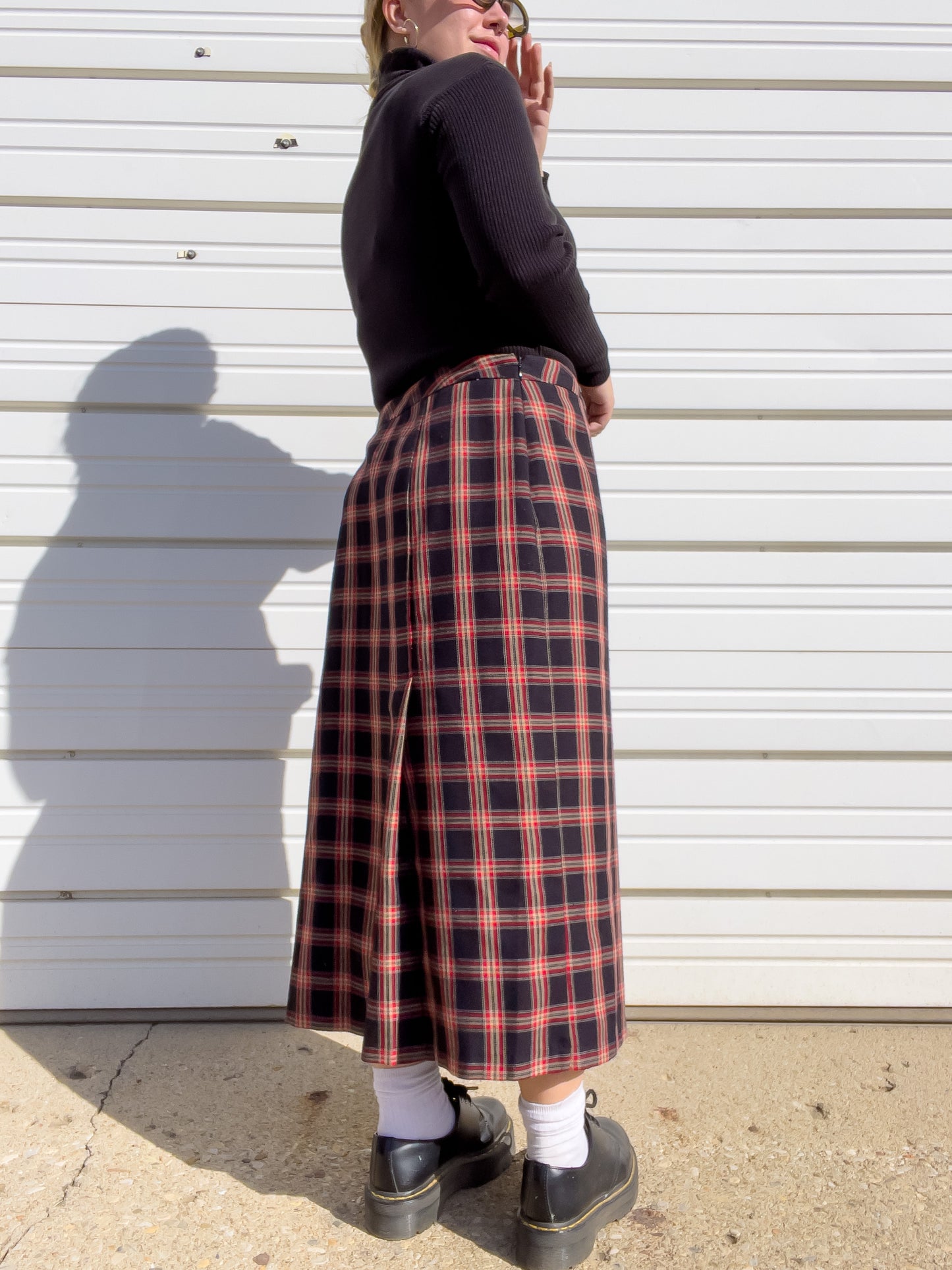 90s Red & Black Plaid Maxi Skirt (L)