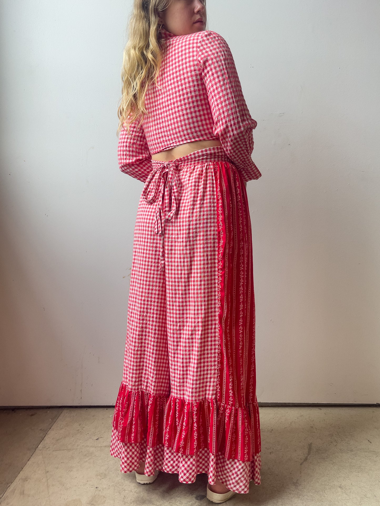 70s Red Gingham Palazzo Pants & Cropped Button Up Set (M)