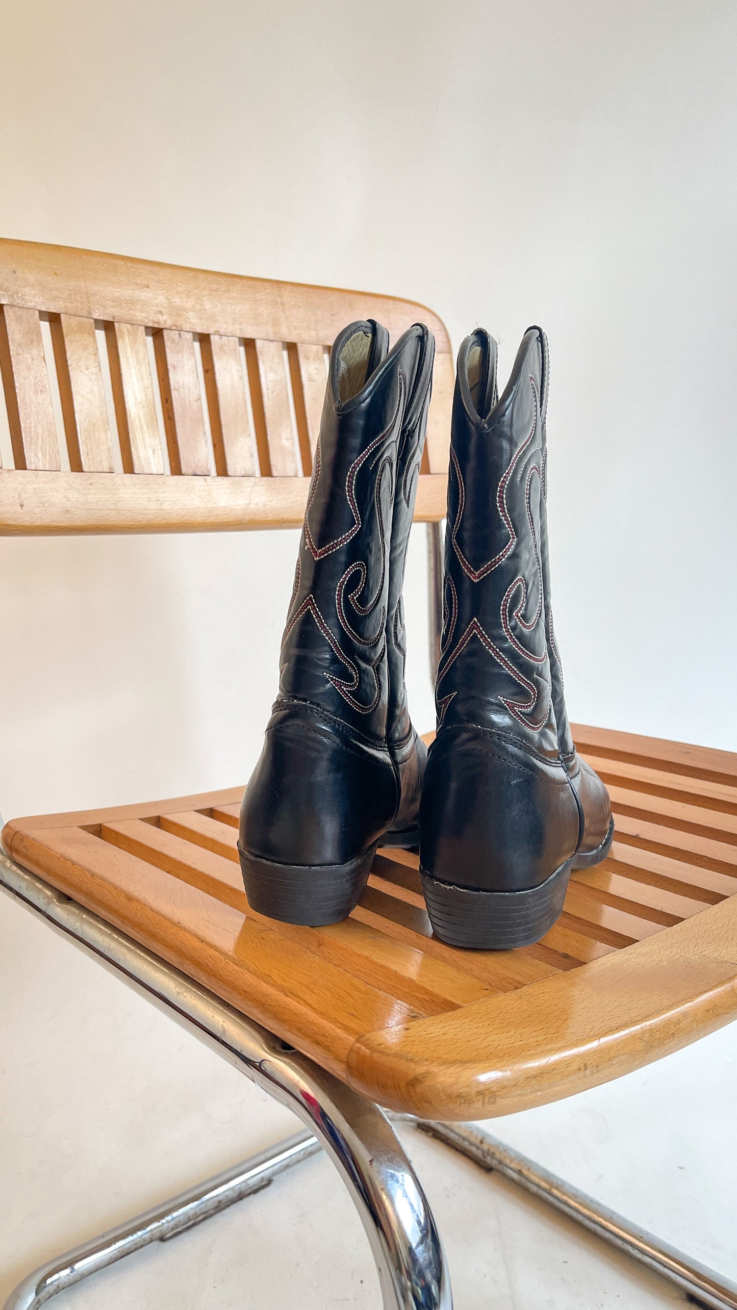 90s Black Cowboy Boots (US W8)