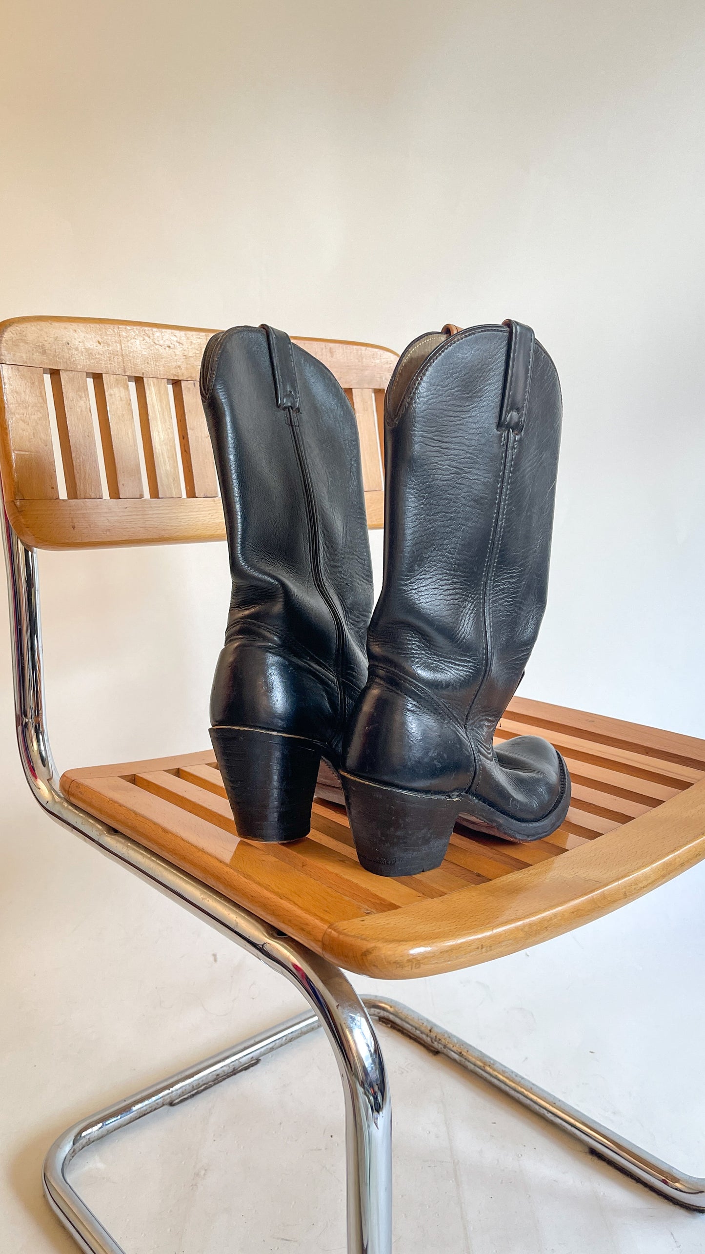 70s Black Heeled Cowboy Boots (US W7-7.5)