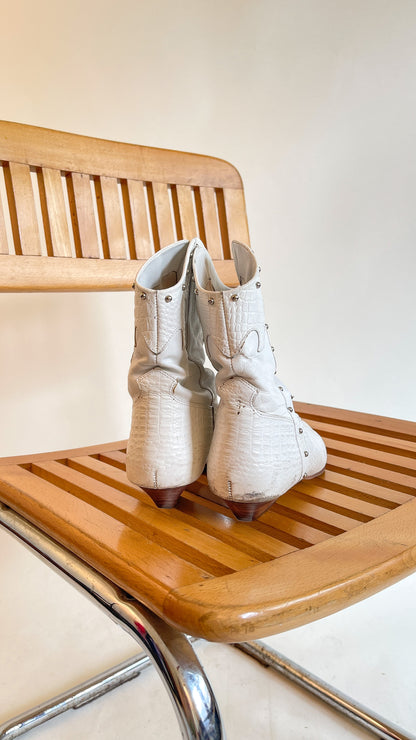 80s White Leather Short Cowboy Boots (US W9)