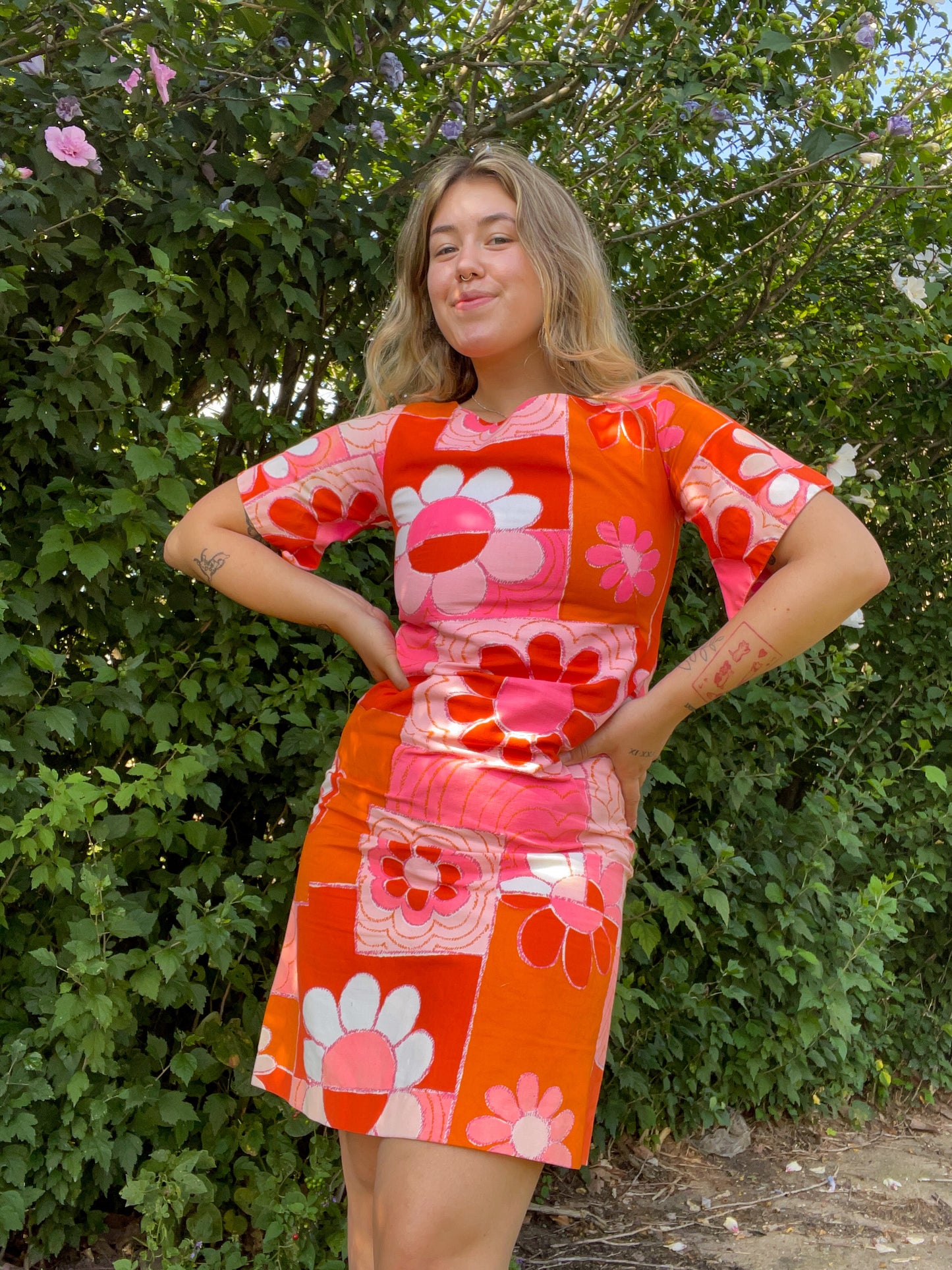 60s Mod Pink & Orange Daisy Print Mini Dress (M)