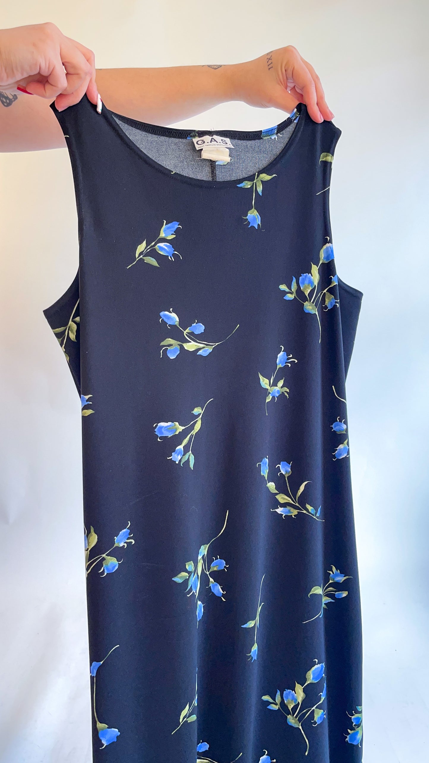 90s Black Maxi Dress w/ Blue Rose Print (L/XL)