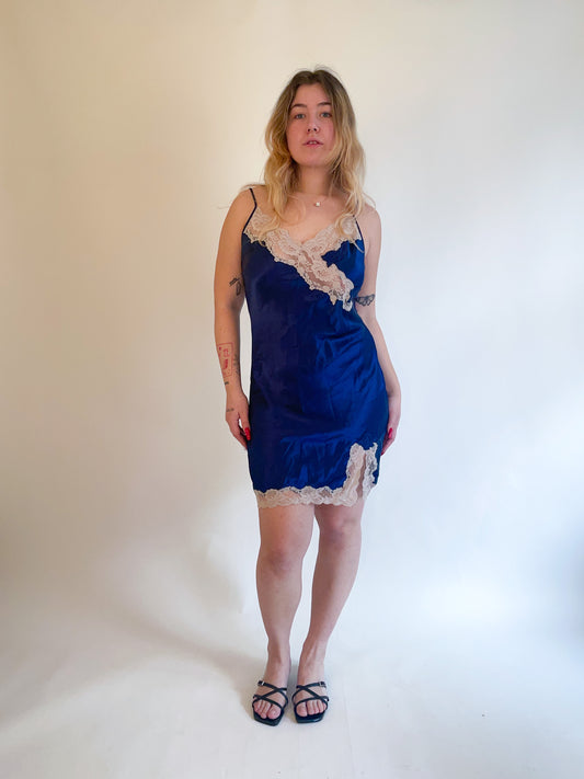 M 90s Victoria's Secret Navy & Cream Lace Slip Dress
