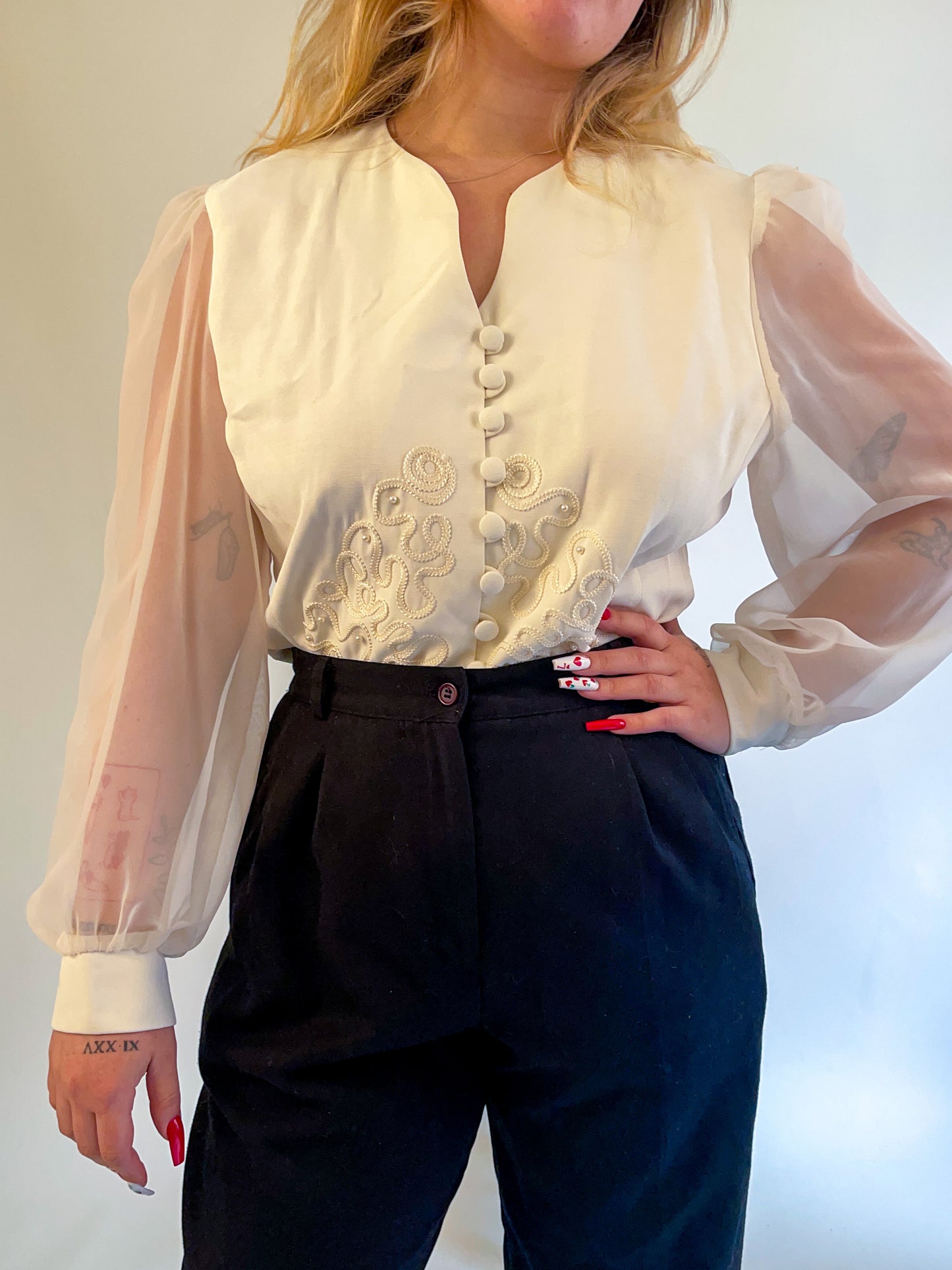 M/L 80s Sheer Sleeve Embroidered Blouse