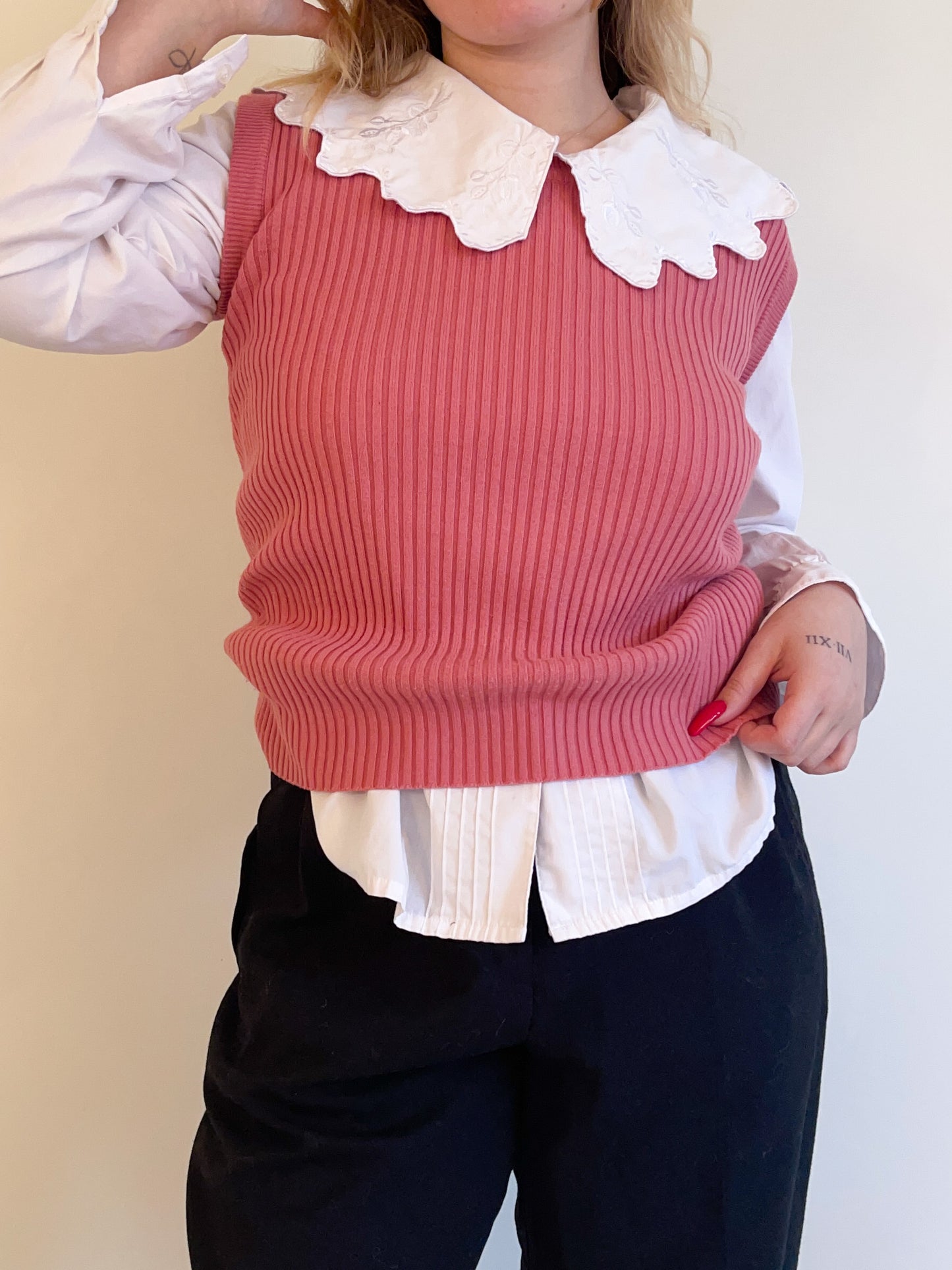 M 70s Dusty Pink Ribbed Knit Sweater Vest
