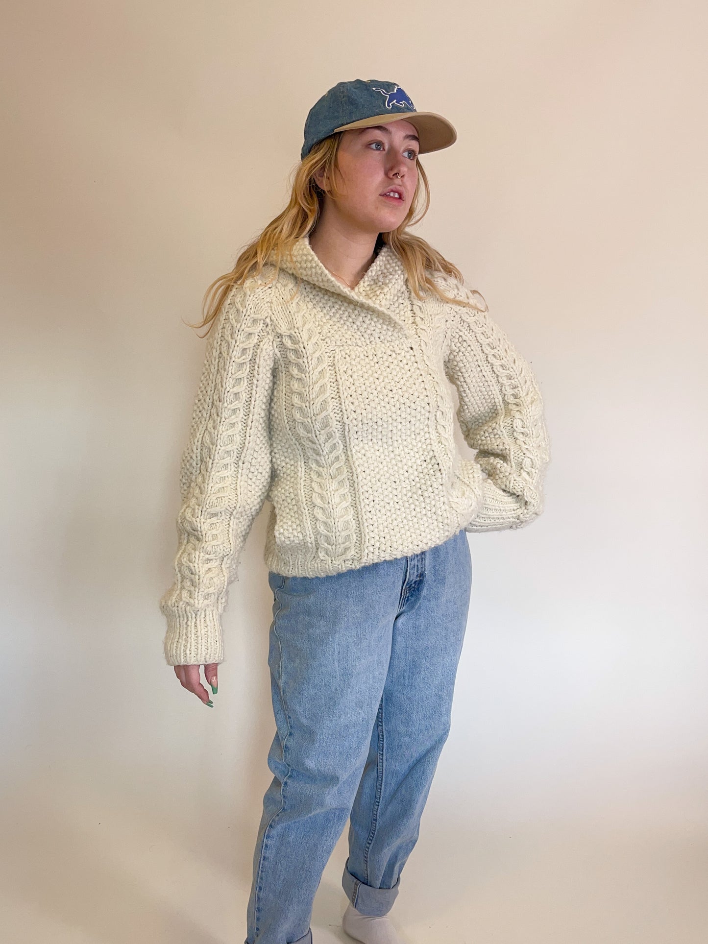 L 60s Cream Cable Knit Sweater w/ Hood