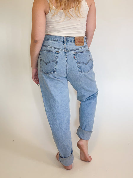 W33” 90s Light Wash Levi's Jeans