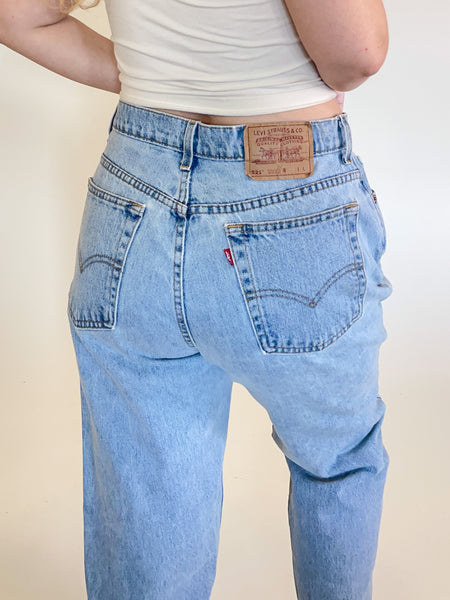 W33” 90s Light Wash Levi's Jeans