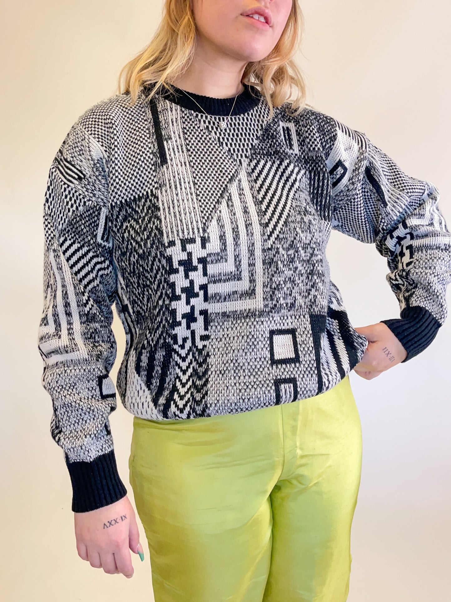 M 90s Black & White Abstract Geometric Print Sweater