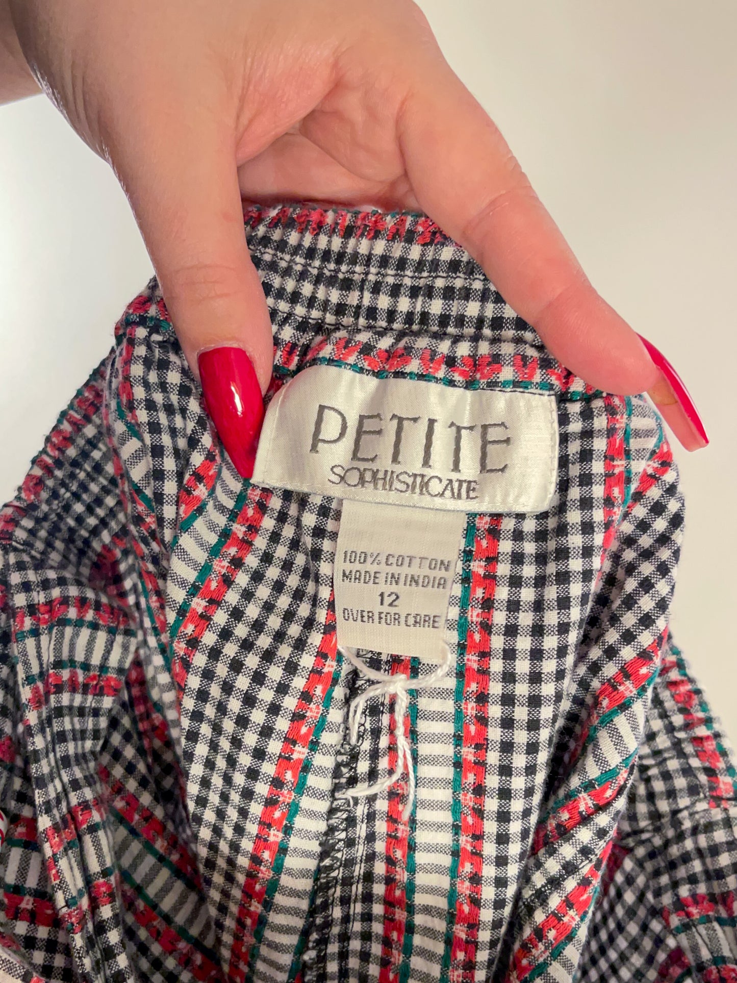 90s Gingham Skort w/ Floral Embroidery (M)