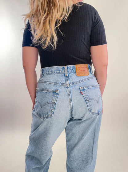 90s Light Wash Levi's 560 Loose Fit Jeans (34"W)