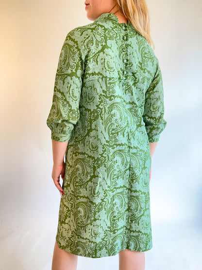60s Green Paisley Pleated Day Dress (M/L)