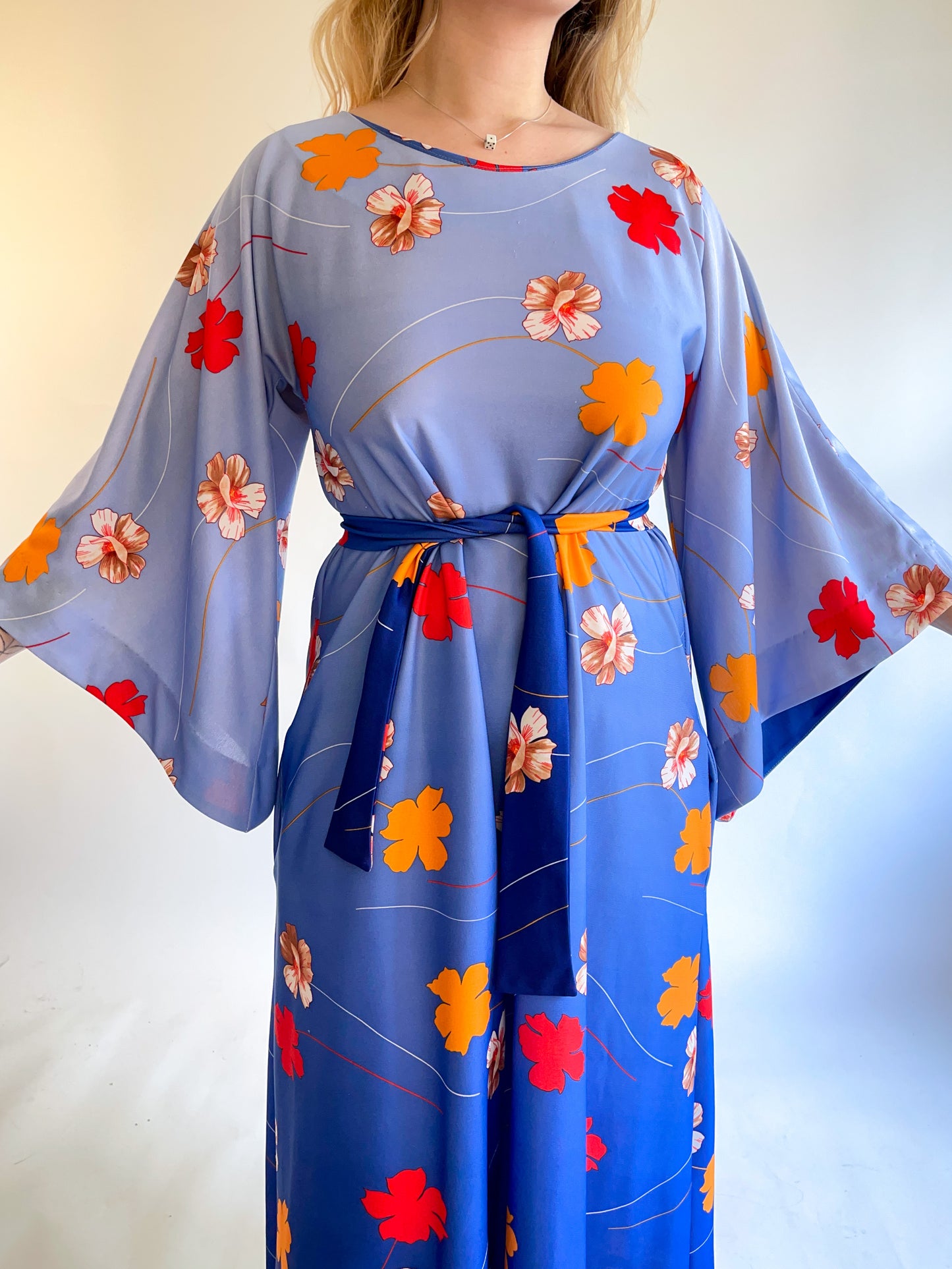 70s Angel Sleeve Floral Maxi Dress (L/XL)